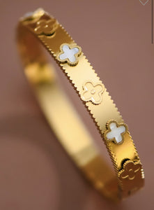 Radiant Clover Bangle